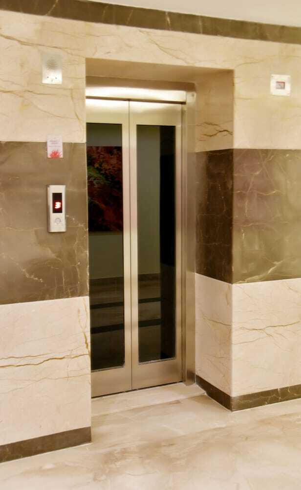 Hotel Clarks Inn Suites Katra