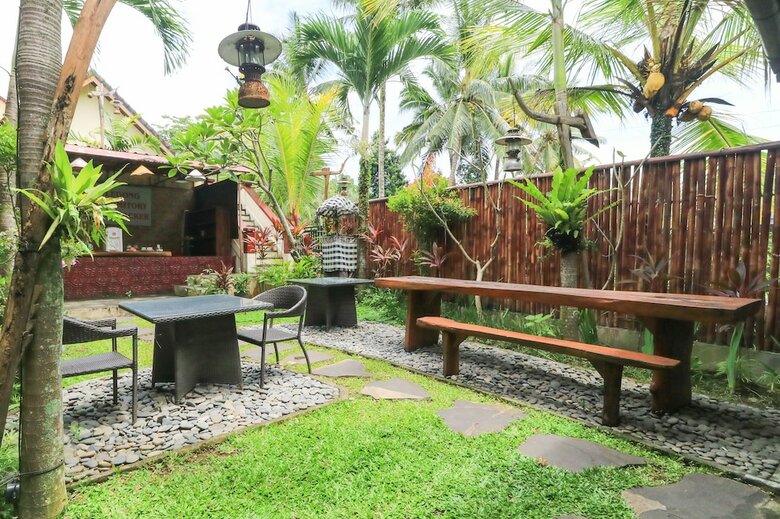 Hostal Legong Dormitory