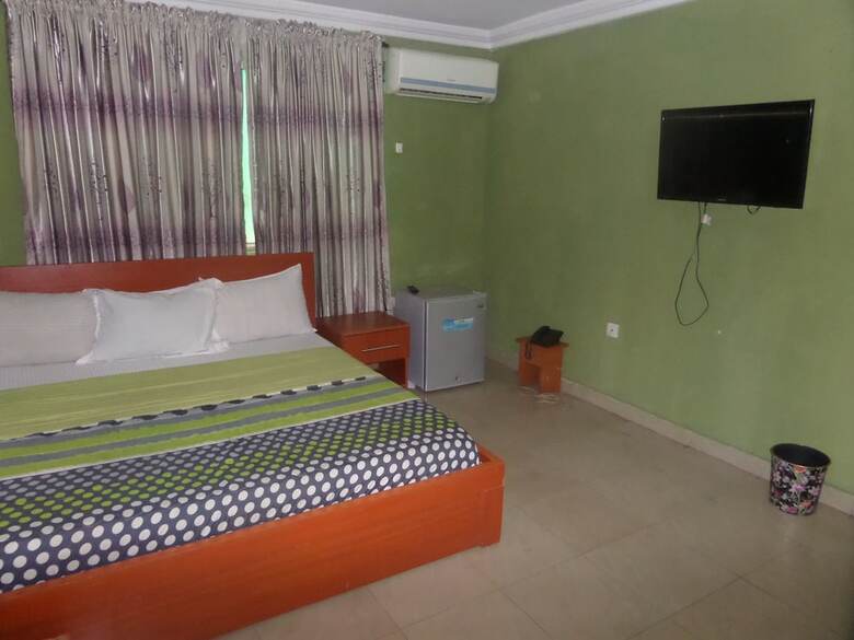Terris Hotel And Suites