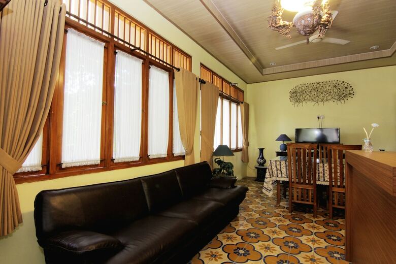 Embe Joglo Homestay
