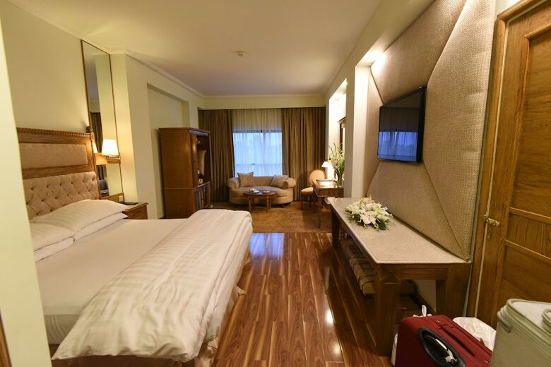 Hotel Crown Plaza