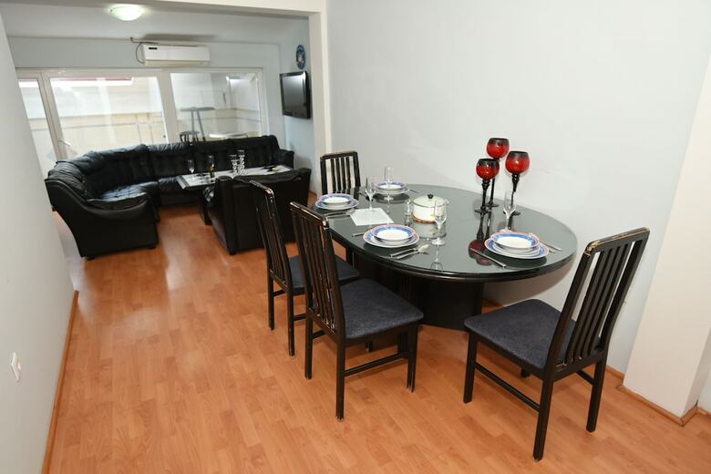 Darni Central Apartments
