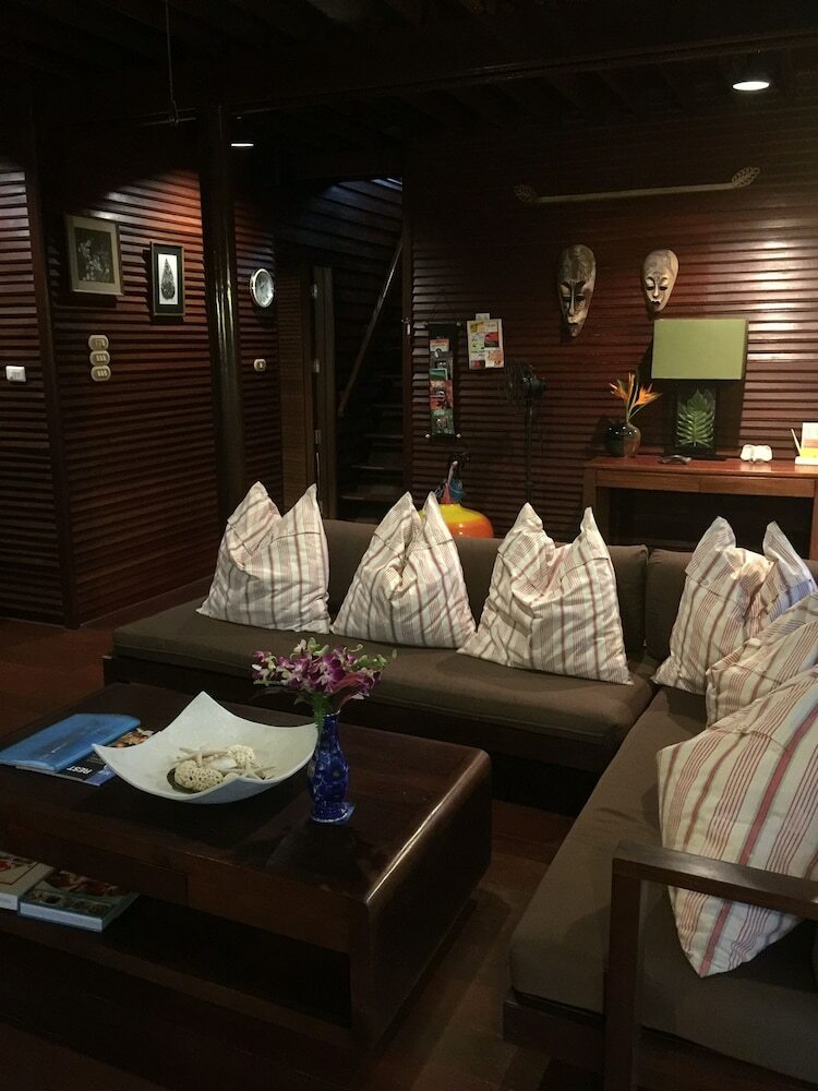 Hotel Petchpailin Resort