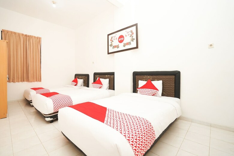 Hostal Oyo 485 Marcello Residence