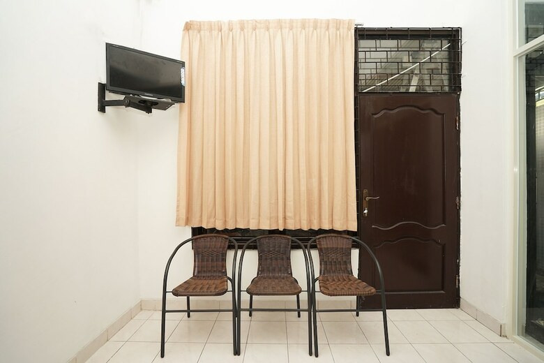 Hostal Oyo 485 Marcello Residence