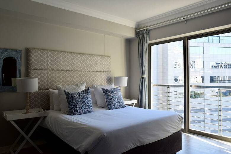 Beach House-style Apartment In City Centre