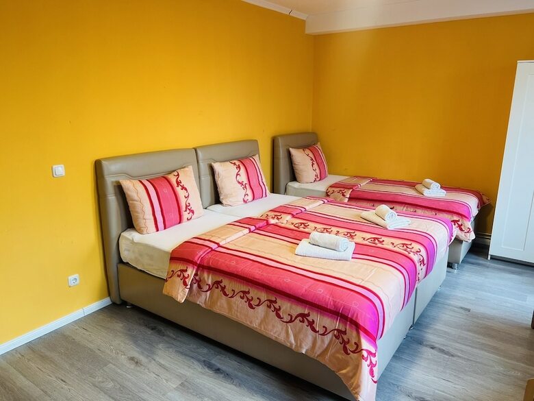 M&m Hotel - Wilhelmsburg