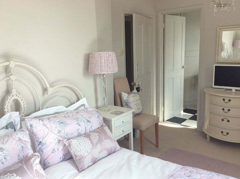 Bed & Breakfast Delamore House