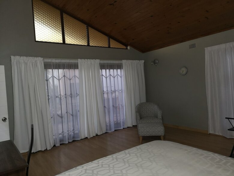 Hotel Twinnpalms Accommodation