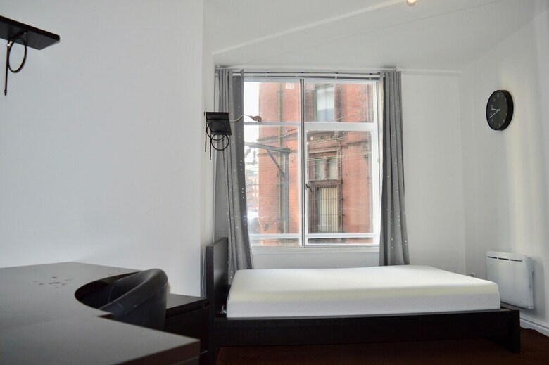 Spacious 3 Bedroom Apartment In Manchester