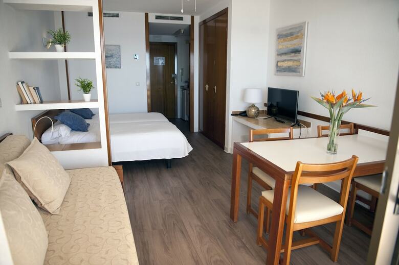 Apartamentos Maria Cristina Beach