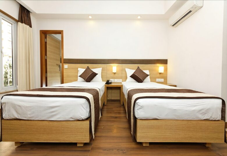 Hotel Silver Oak @ 56a