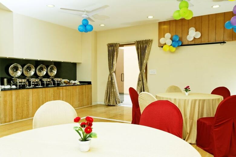 Hotel Silver Oak @ 56a