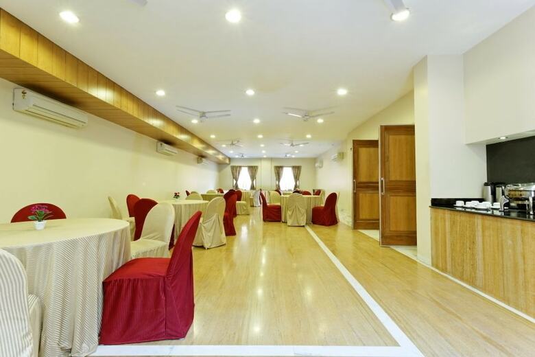 Hotel Silver Oak @ 56a