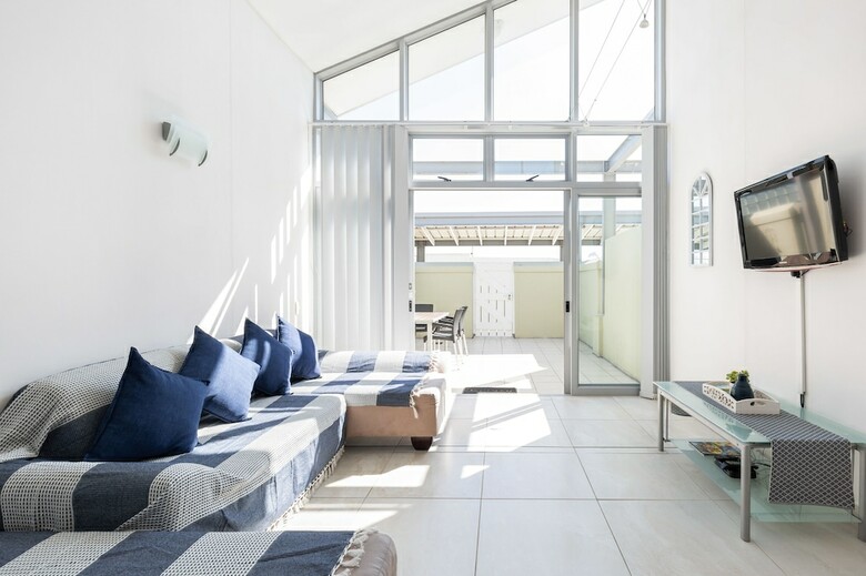 Dejablu Beach Apartment By Ctha