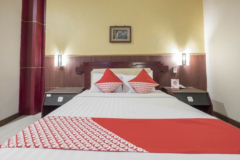 Oyo 821 Hotel Dinasti