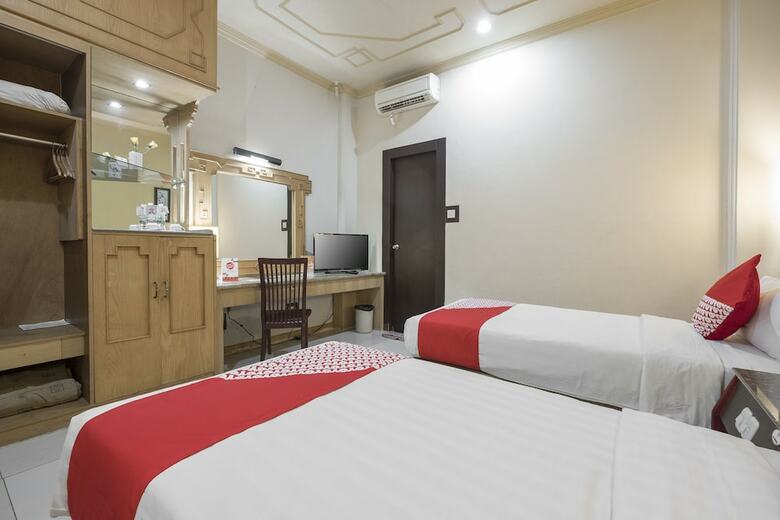 Oyo 821 Hotel Dinasti