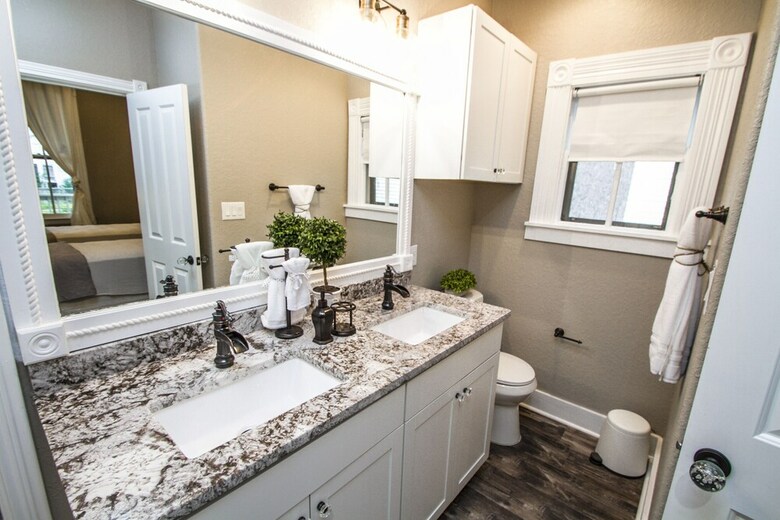 Wyoming St Restored Historic 2br/1ba Downtown