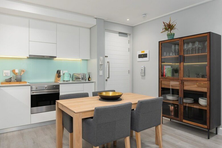 Apartamentos 35 On Main 206