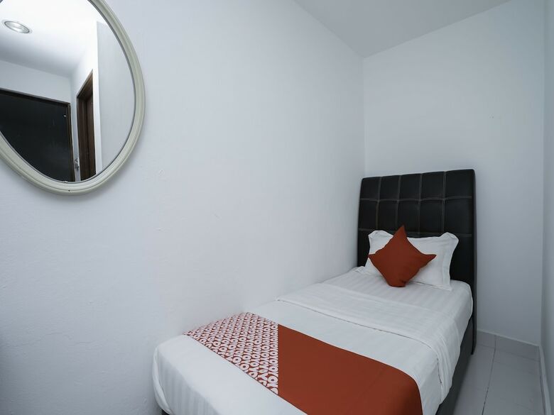 Oyo 988 Malawati Ria Hotel