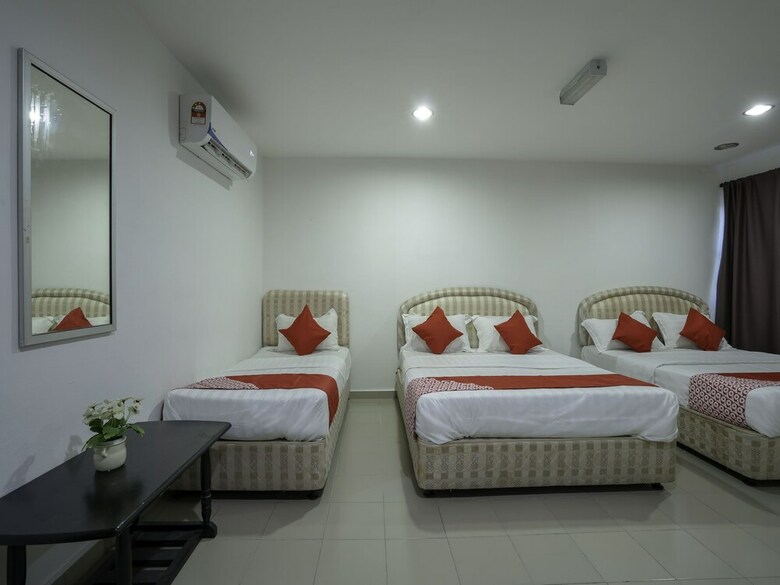 Oyo 988 Malawati Ria Hotel