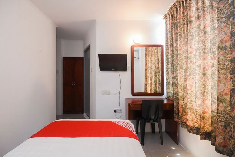 Hotel Oyo 989 Ostay Inn