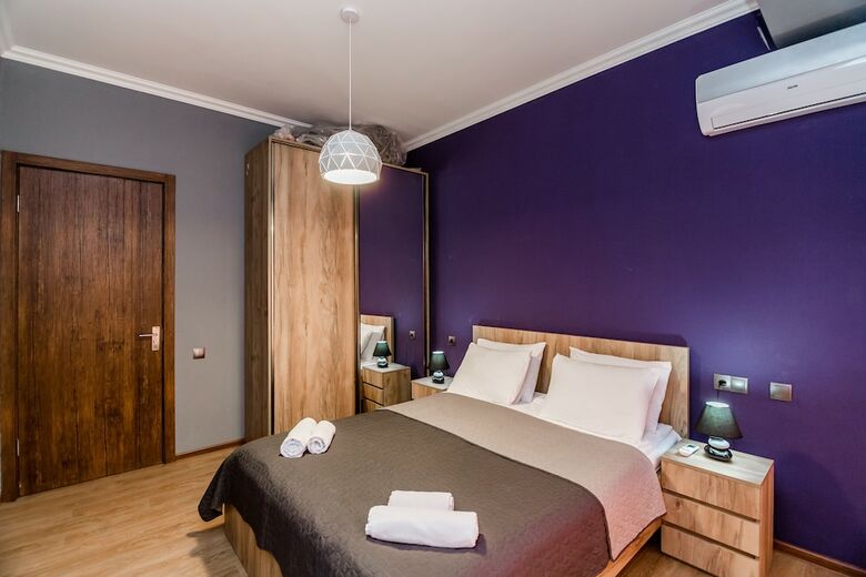 Ninoshvili Apartments By Picnic