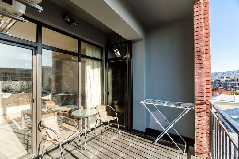 Ninoshvili Apartments By Picnic