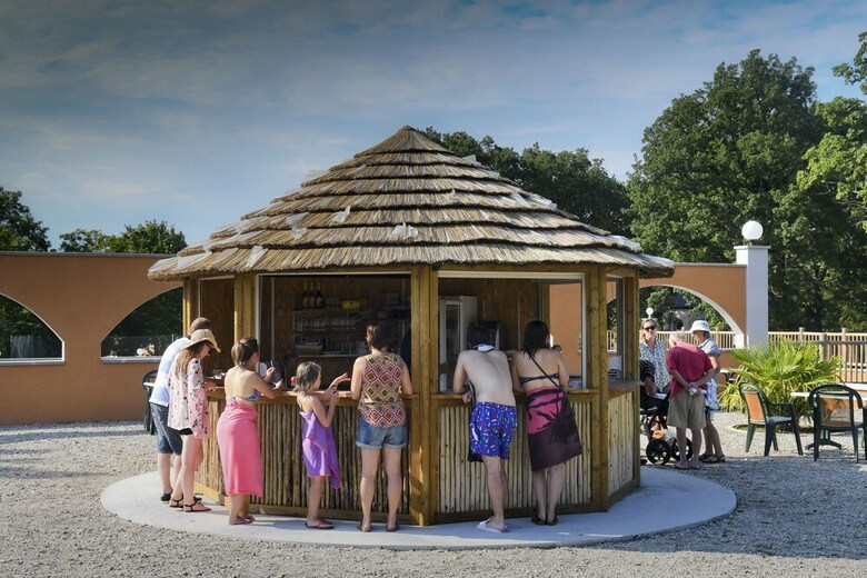 Camping Domaine de Senaud - Les Chalets