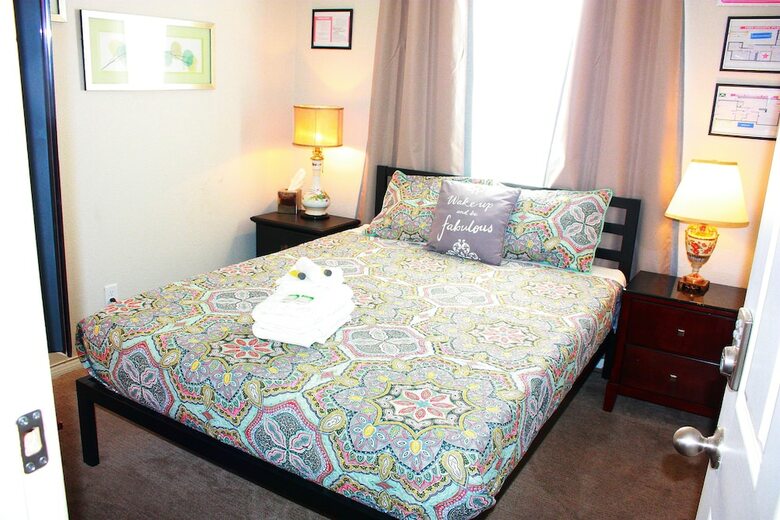 Hotel Advantage Court