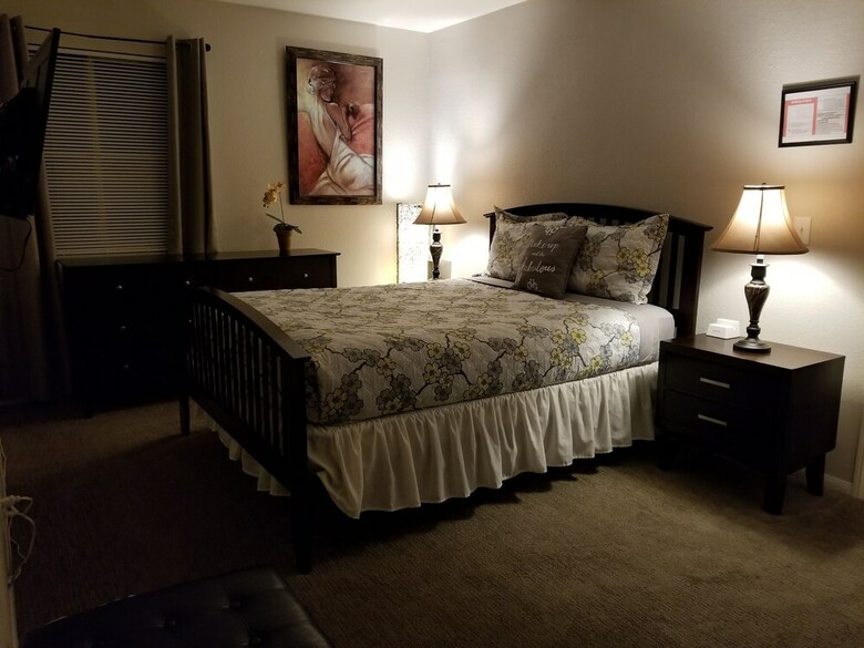 Hotel Advantage Court