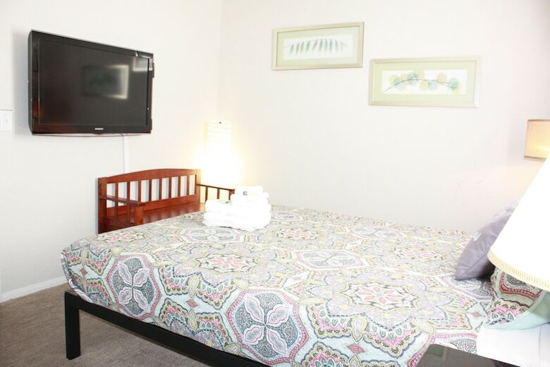 Hotel Advantage Court