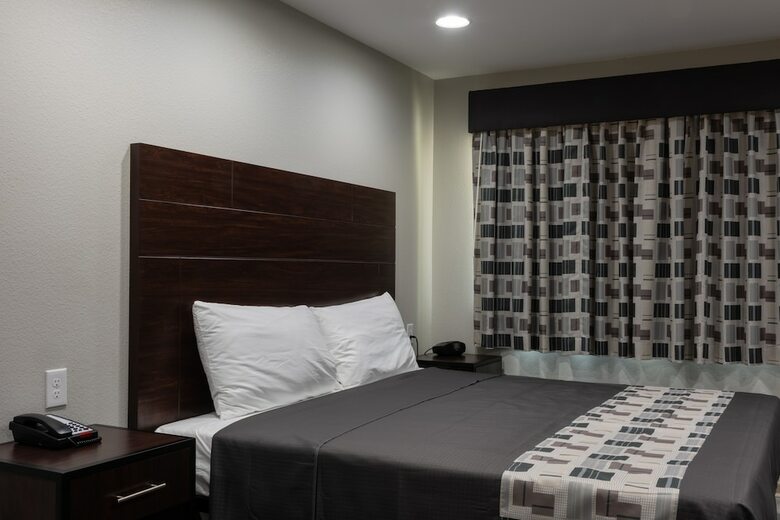 Motel Budget Inn & Suites