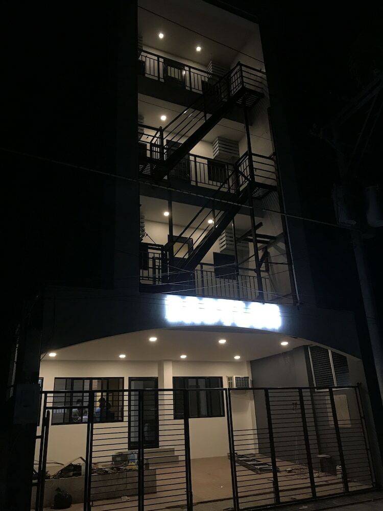 Hotel Babylon Oslob Coast Guesthouse