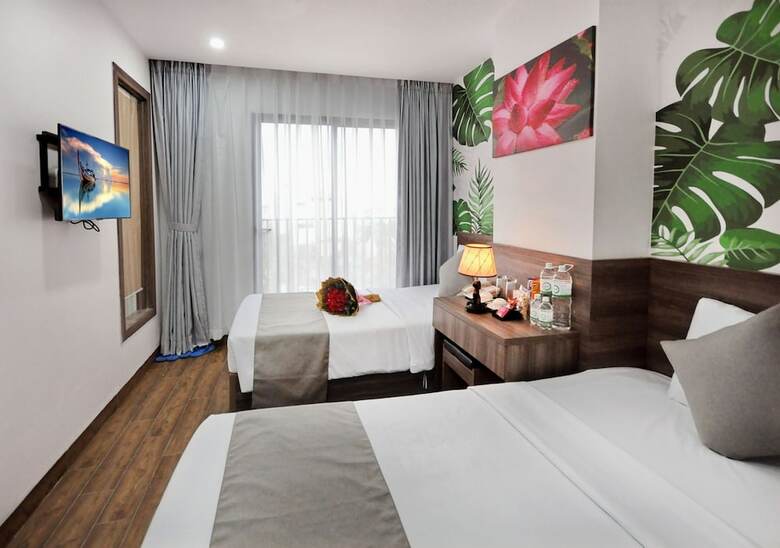 Mega Light Hotel