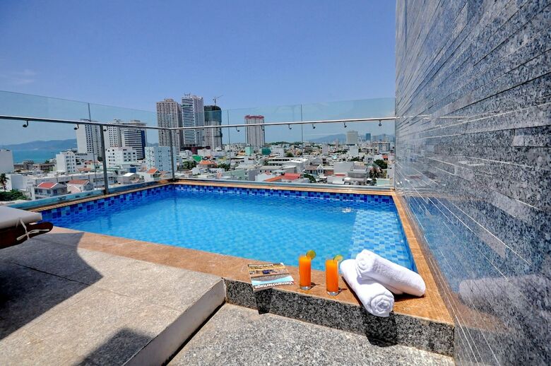 Mega Light Hotel