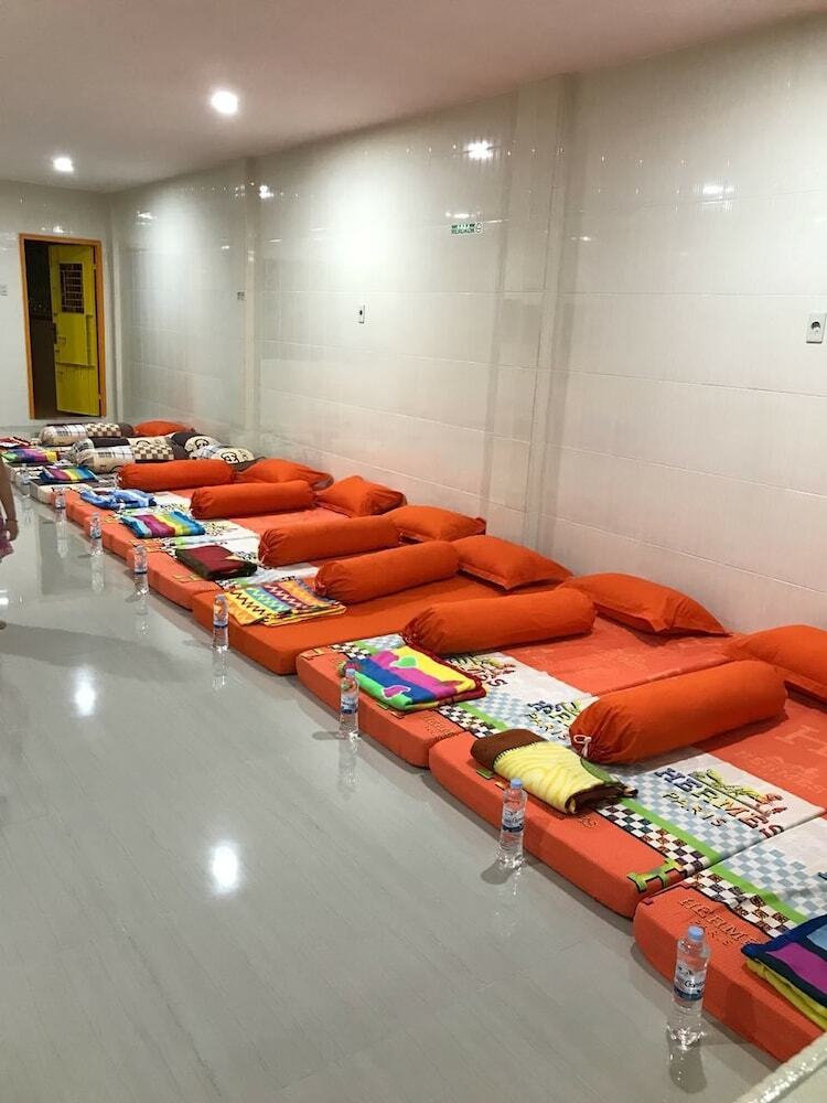 Hostal Hong Jaya Homestay - Hostel