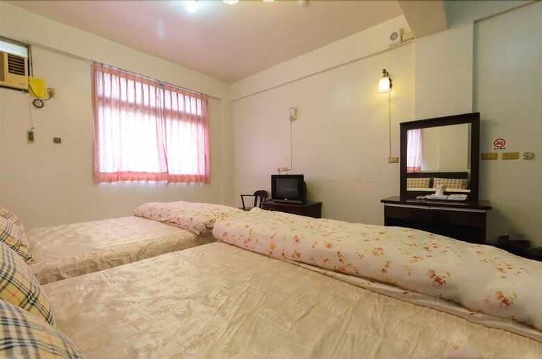 Hotel Plum Inn 2