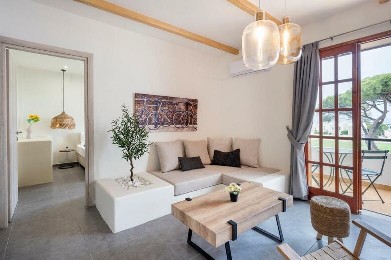 Jonathan City Apartments