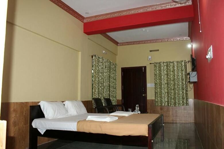 Hotel Iroomz Sri Vinayaka Comforts