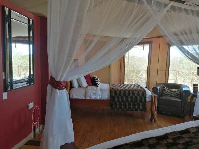 Emayian Luxury Camp