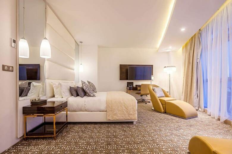 Hotel Ferdi Lilly