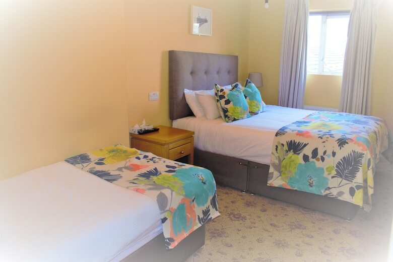 Hotel Tom Dick And Harriet's