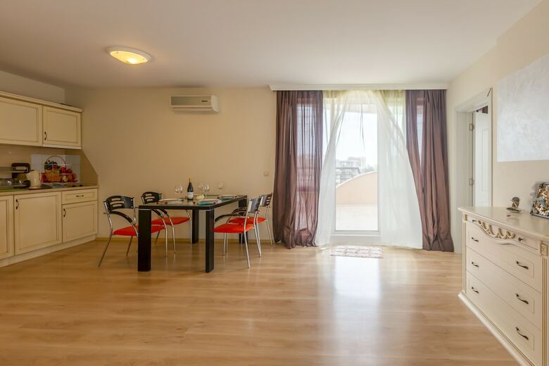 Two Bedroom Apartment, Terrace In Aphrodite Palace