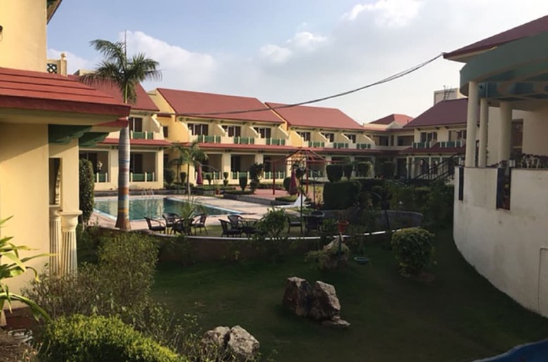 Hotel Shiva Oasis Resort