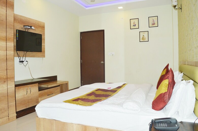 Hotel Golden Leaf