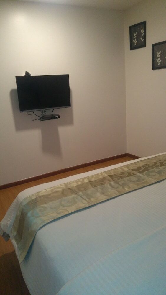 Hotel Iroomz Sasya Pride