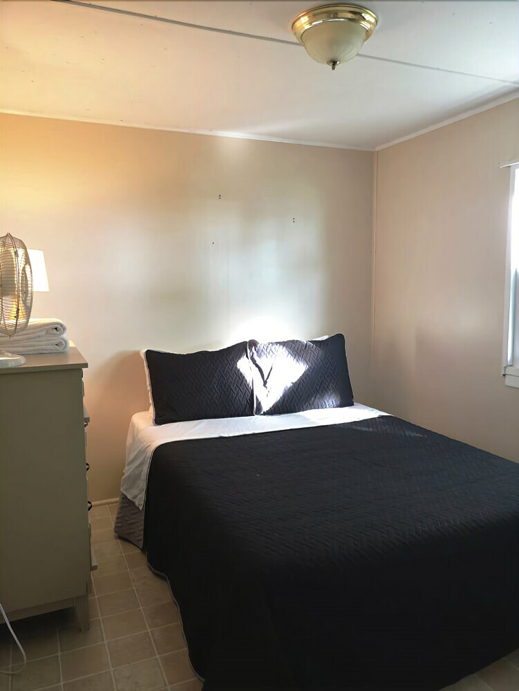 Cribs On East Lake