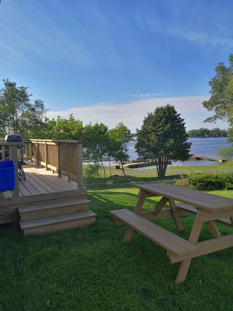 Cribs On East Lake