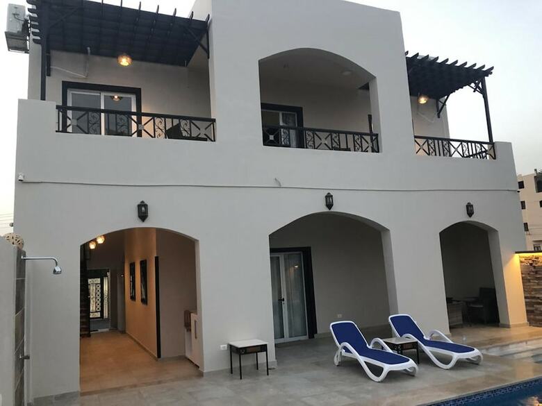 Royal Home Villa Apartment